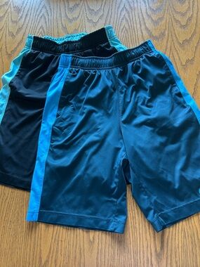 Nike Boys Dri-FIT Athletic Training Shorts Youth medium W/Pockets Lot Of 2